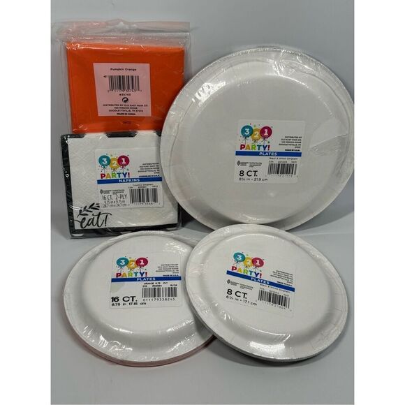 D2 Party Decorations- 5 piece tablecloth, plates and napkins - Picture 2 of 2